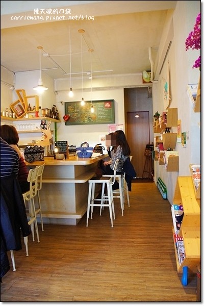 尋鹿咖啡 Caribou Caf&eacute;｜麋鹿拉花拿鐵好卡哇伊，澎派鬆餅好吃又吸睛，才剛吃完就開始懷念 @飛天璇的口袋