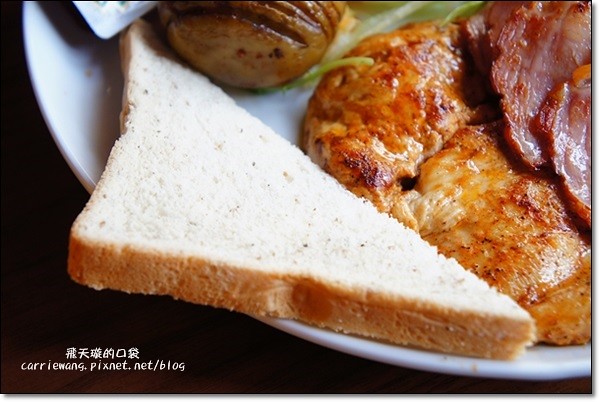 【台中早午餐】奧樂美特．Olimato Bistro。北屯地區精緻大份量早午餐推薦(2/13~2/23開幕期間，兩人同行第二人半價) @飛天璇的口袋