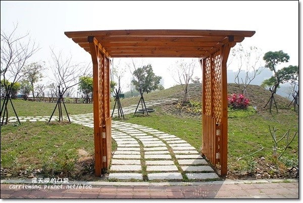 【台中蛋糕甜點】蝴蝶橋甜點美食莊園。法式甜點吸睛又華麗，腹地廣大環境悠閒，北屯區美食又一發 @飛天璇的口袋