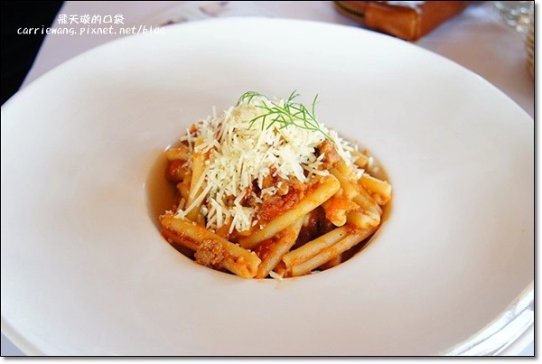 【台中蛋糕甜點】蝴蝶橋甜點美食莊園。法式甜點吸睛又華麗，腹地廣大環境悠閒，北屯區美食又一發 @飛天璇的口袋