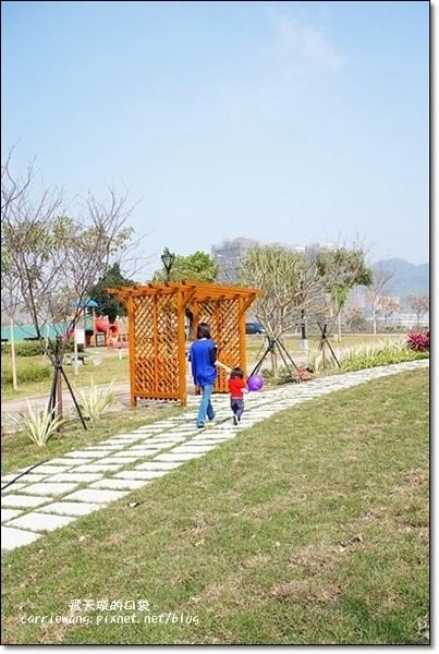 【台中蛋糕甜點】蝴蝶橋甜點美食莊園。法式甜點吸睛又華麗，腹地廣大環境悠閒，北屯區美食又一發 @飛天璇的口袋
