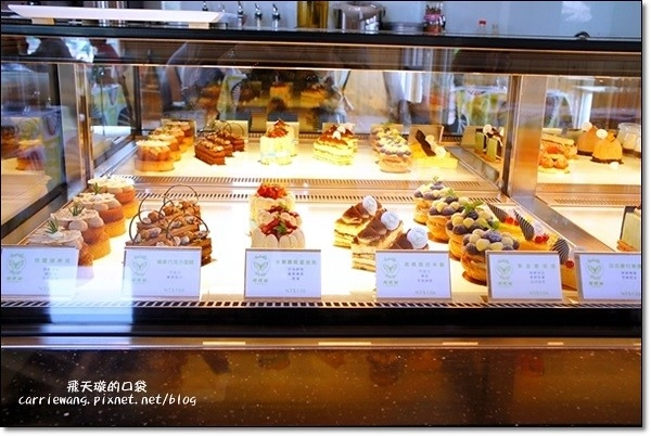 【台中蛋糕甜點】蝴蝶橋甜點美食莊園。法式甜點吸睛又華麗，腹地廣大環境悠閒，北屯區美食又一發 @飛天璇的口袋