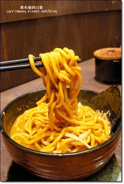鷹流辛味噌拉麵(惡鬼warugaki)｜重口味的辛味噌拉麵，滿滿的膠原蛋白，辣度直搗腦門 @飛天璇的口袋