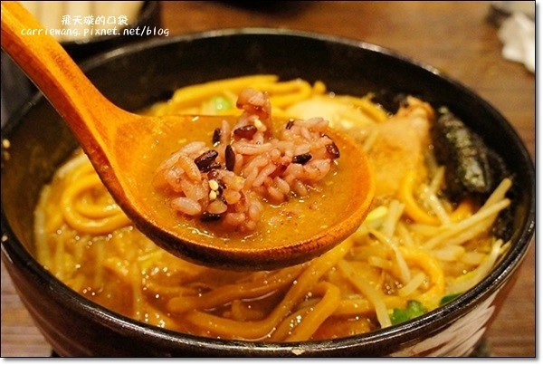 鷹流辛味噌拉麵(惡鬼warugaki)｜重口味的辛味噌拉麵，滿滿的膠原蛋白，辣度直搗腦門 @飛天璇的口袋