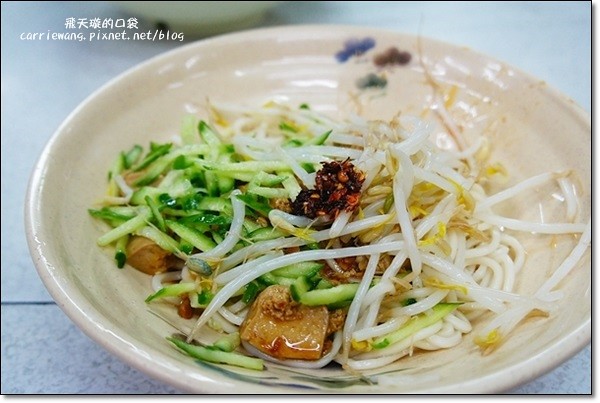 【台中小吃美食】臭霸王臭豆腐。清蒸臭豆腐比油炸的還好吃，很推薦捏！ @飛天璇的口袋