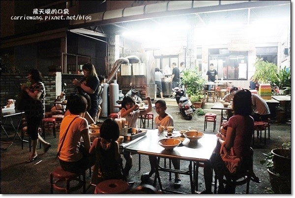 【台中小吃美食】臭霸王臭豆腐。清蒸臭豆腐比油炸的還好吃，很推薦捏！ @飛天璇的口袋