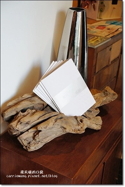 台中西區｜煙燻咖啡 Smoker．氛圍還不錯，享受鬧中取靜的感覺 @飛天璇的口袋