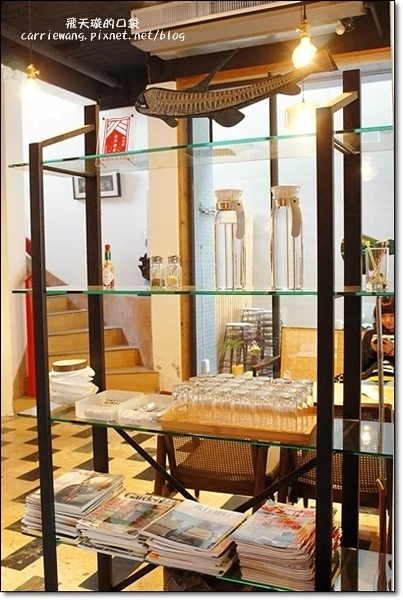 台中西區｜煙燻咖啡 Smoker．氛圍還不錯，享受鬧中取靜的感覺 @飛天璇的口袋