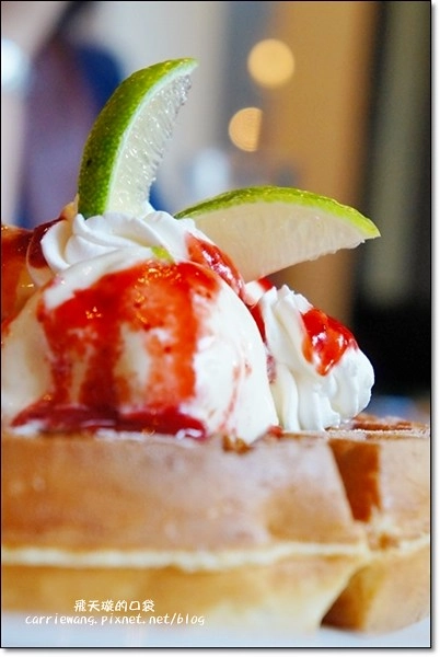 台中西區｜煙燻咖啡 Smoker．氛圍還不錯，享受鬧中取靜的感覺 @飛天璇的口袋