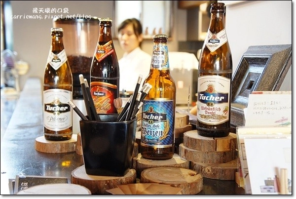 台中西區｜煙燻咖啡 Smoker．氛圍還不錯，享受鬧中取靜的感覺 @飛天璇的口袋