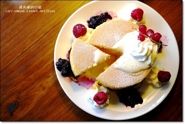 台中太平｜巫師咖啡．超厚日式鬆餅，自家煎焙咖啡豆 @飛天璇的口袋