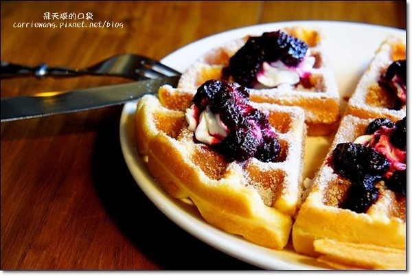 台中太平｜巫師咖啡．超厚日式鬆餅，自家煎焙咖啡豆 @飛天璇的口袋