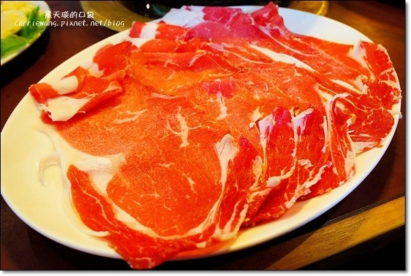 【台中火鍋餐廳】十八梯麻辣鍋。不麻不辣的麻辣火鍋，聽說羅非魚鍋是最推薦的？ @飛天璇的口袋