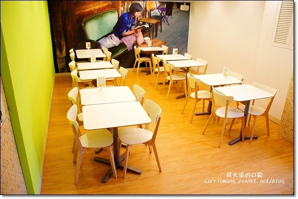 【台中漢堡推薦】D&A Burger Store(Devil&Angel魔鬼與天使漢堡)。同場加映：樂蒙地檸檬蛋糕，爽口好吃啊！ @飛天璇的口袋