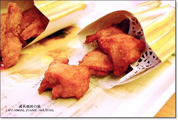 【台中漢堡推薦】D&A Burger Store(Devil&Angel魔鬼與天使漢堡)。同場加映：樂蒙地檸檬蛋糕，爽口好吃啊！ @飛天璇的口袋