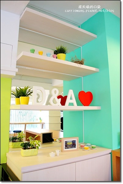 【台中漢堡推薦】D&A Burger Store(Devil&Angel魔鬼與天使漢堡)。同場加映：樂蒙地檸檬蛋糕，爽口好吃啊！ @飛天璇的口袋