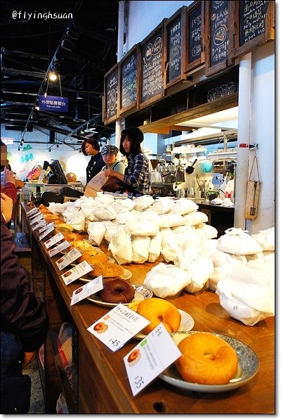 台北四四南村｜現代與復古衝突的美感，在眷村裡尋找歷史的足跡，好丘 good cho’s貝果 @飛天璇的口袋