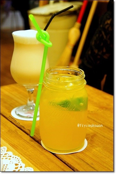 【台中下午茶】Hana Cafe。日系鄉村雜貨風店，環境溫馨可愛@台中新光三越B1 @飛天璇的口袋