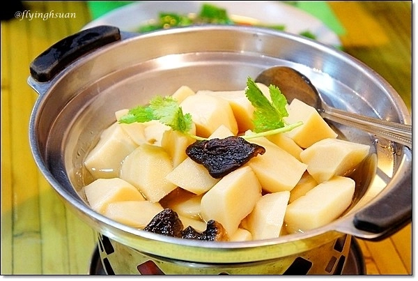 竹之鄉風味餐廳｜2022米其林入選，香酥芋頭鴨最推薦，紅燒耎骨也好吃 @飛天璇的口袋