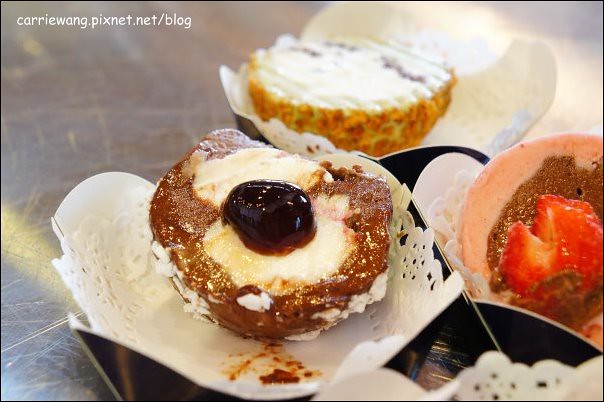 【台中蛋糕甜點】8巷23號 Orobello。義大利西西里手工蛋糕/冰淇淋專賣店，義大利師傅手工製作(外帶母親節蛋糕即日起預定打8折) @飛天璇的口袋