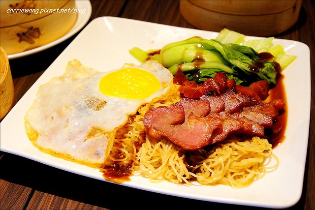 【台中港式飲茶】哄供茶餐廳。香港師傅坐陣，餐點便宜又超值，4/11(五)前全面打6折 @飛天璇的口袋