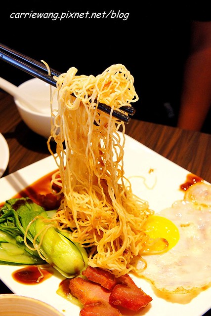 【台中港式飲茶】哄供茶餐廳。香港師傅坐陣，餐點便宜又超值，4/11(五)前全面打6折 @飛天璇的口袋