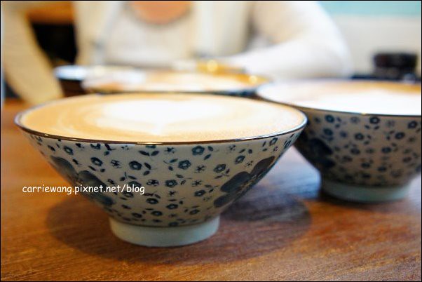 【台中下午茶】Dan Man Cafe．丹曼咖啡。隱身在巷弄間的老宅咖啡館，用碗喝咖啡，你試過嗎？ @飛天璇的口袋