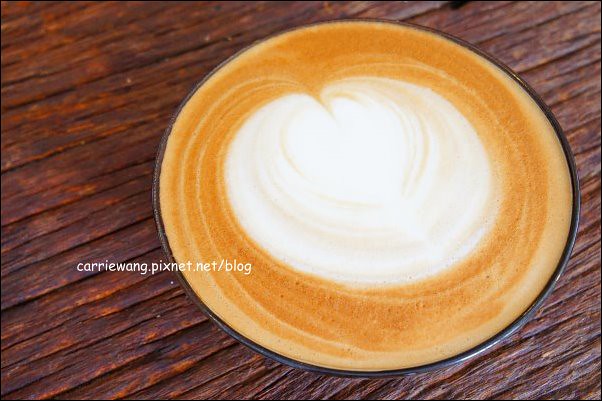 【台中下午茶】Dan Man Cafe．丹曼咖啡。隱身在巷弄間的老宅咖啡館，用碗喝咖啡，你試過嗎？ @飛天璇的口袋