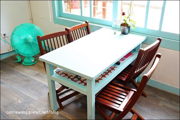 【台中下午茶】Dan Man Cafe．丹曼咖啡。隱身在巷弄間的老宅咖啡館，用碗喝咖啡，你試過嗎？ @飛天璇的口袋