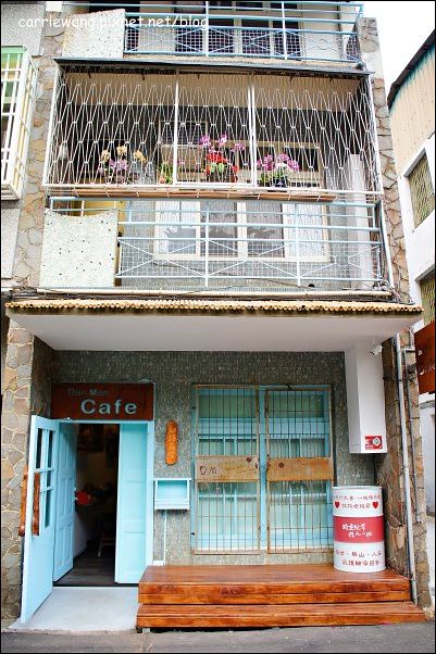 【台中下午茶】Dan Man Cafe．丹曼咖啡。隱身在巷弄間的老宅咖啡館，用碗喝咖啡，你試過嗎？ @飛天璇的口袋