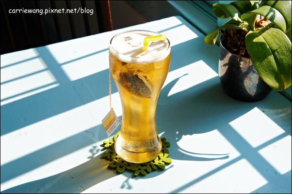 【台中下午茶】Dan Man Cafe．丹曼咖啡。隱身在巷弄間的老宅咖啡館，用碗喝咖啡，你試過嗎？ @飛天璇的口袋