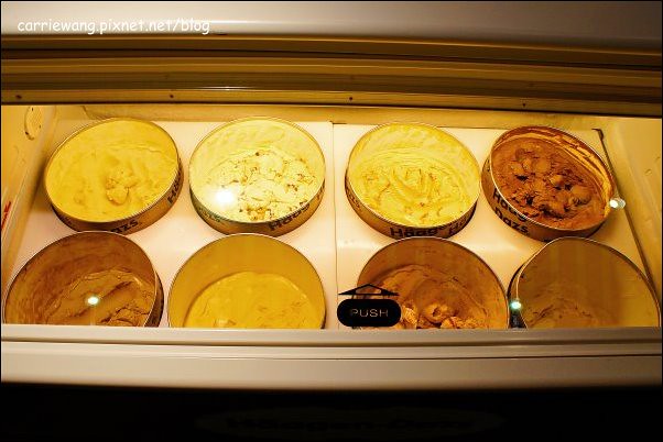 【台中百匯餐廳】金典酒店栢麗廳龍蝦吃到飽。龍蝦吃到飽真的是騙人的，因為我吃到快吐了！ @飛天璇的口袋