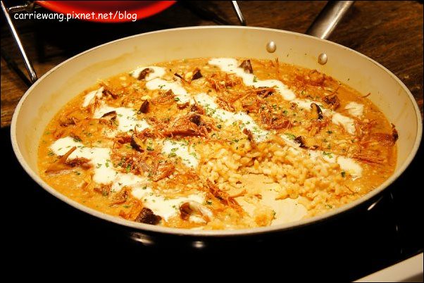 【台中百匯餐廳】金典酒店栢麗廳龍蝦吃到飽。龍蝦吃到飽真的是騙人的，因為我吃到快吐了！ @飛天璇的口袋