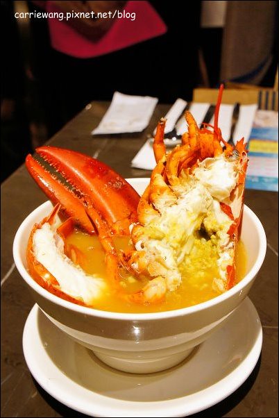 【台中百匯餐廳】金典酒店栢麗廳龍蝦吃到飽。龍蝦吃到飽真的是騙人的，因為我吃到快吐了！ @飛天璇的口袋