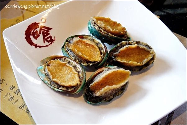 【台中火鍋推薦】嗆頂級麻辣鴛鴦火鍋。頂級帝王蟹/天使蝦/鮑魚吃到飽，翹班來吃也值得，好吃推薦！ @飛天璇的口袋