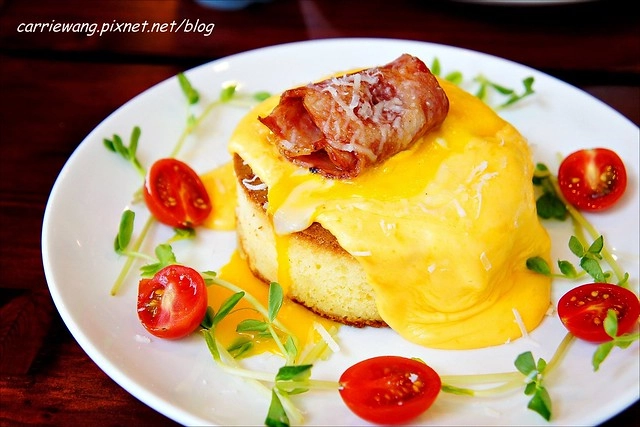 彰化巴特早午餐｜挑戰5公分之極限，費時30分鐘才可以完成的厚鬆餅，彰化現在也吃的到了哦！ @飛天璇的口袋