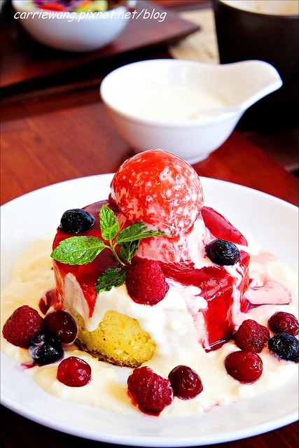 彰化巴特早午餐｜挑戰5公分之極限，費時30分鐘才可以完成的厚鬆餅，彰化現在也吃的到了哦！ @飛天璇的口袋