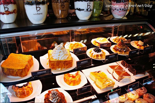 【台中下午茶】Caff&eacute; bene。韓國第一連鎖品牌咖啡館進駐台中，環境寬敞舒服，刨冰很吸睛(4/22開始試賣，5/6正式開幕) @飛天璇的口袋