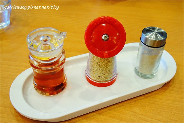 【台中拉麵推薦】山小屋．Yamagoya Ramen。來自日本九州的日式豚骨拉麵，檸檬拉麵清爽好吃！ @飛天璇的口袋