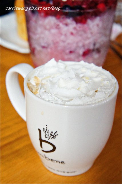 【台中下午茶】Caff&eacute; bene。韓國第一連鎖品牌咖啡館進駐台中，環境寬敞舒服，刨冰很吸睛(4/22開始試賣，5/6正式開幕) @飛天璇的口袋