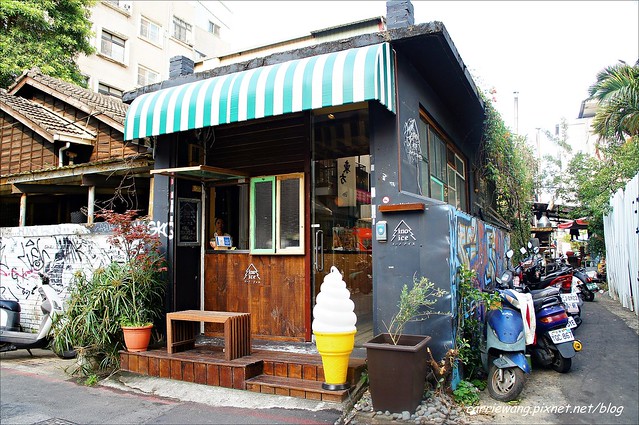 【台中冰品推薦】INO Ice。隱藏在一中商圈巷弄間的排隊美食，純日式的手工霜淇淋，每天口味都不一樣哦！ @飛天璇的口袋