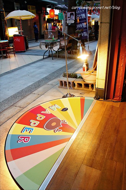 【台中逢甲美食】Mini Mapper。隱身在逢甲商圈的韓系小酒館，微醺的週末夜晚，彩色調酒隨身帶著喝 @飛天璇的口袋