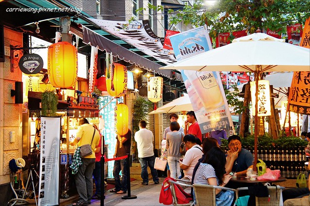 【台中逢甲美食】Mini Mapper。隱身在逢甲商圈的韓系小酒館，微醺的週末夜晚，彩色調酒隨身帶著喝 @飛天璇的口袋