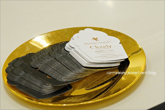 【台中蛋糕甜點】克勞蒂杯子蛋糕．Cloudy Cupcake。戲給媽咪最夢幻的母親節禮物，還有可愛的Hello Kitty杯子蛋糕哦！(4/18~5/11母親節限定，粉絲頁有抽獎活動~) @飛天璇的口袋