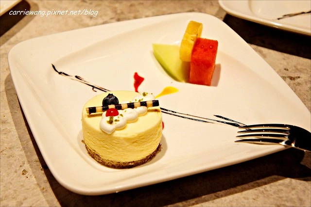 【台中美食推薦】金典鐵板燒。牛肉還不錯吃，只是變化性不大，用餐券的話比較划算~ @飛天璇的口袋