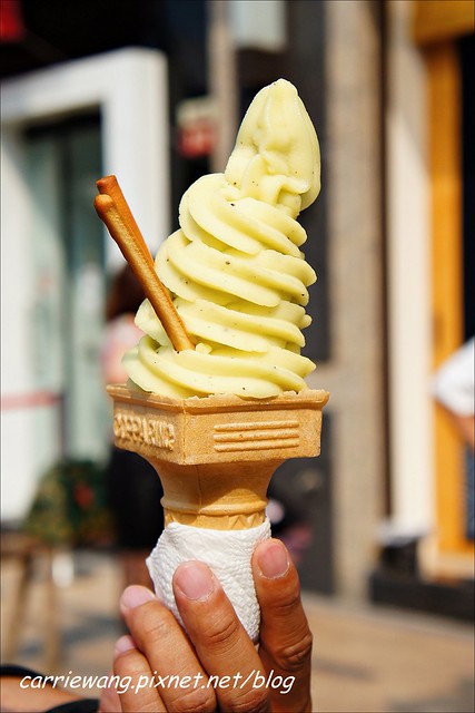 【台中冰品推薦】金帛霜淇淋專賣店。夏天就是要吃冰淇淋，還有季節限定口味，(4/27~4/30兩人同行，第二個半價) @飛天璇的口袋