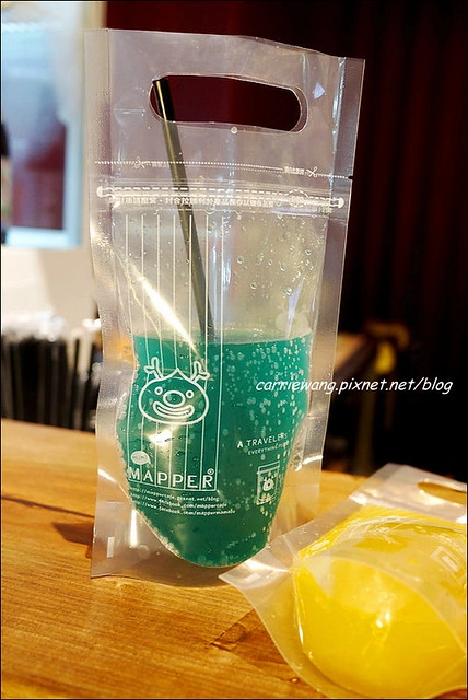 【台中逢甲美食】Mini Mapper。隱身在逢甲商圈的韓系小酒館，微醺的週末夜晚，彩色調酒隨身帶著喝 @飛天璇的口袋