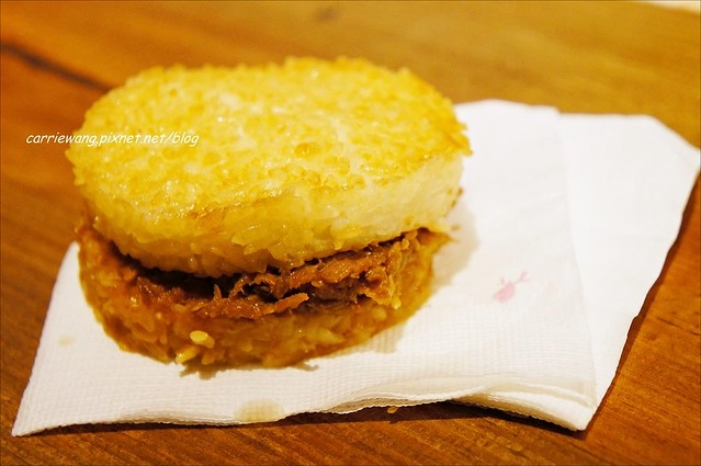 【台中逢甲美食】Mini Mapper。隱身在逢甲商圈的韓系小酒館，微醺的週末夜晚，彩色調酒隨身帶著喝 @飛天璇的口袋