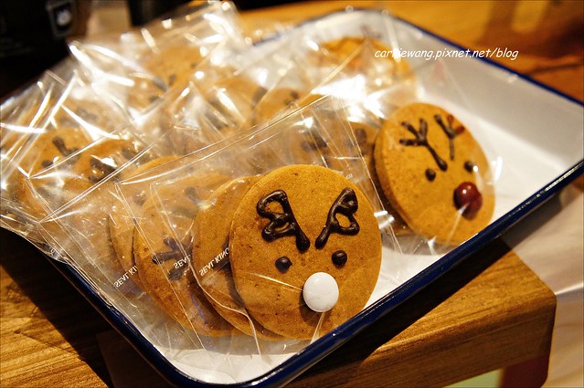 【台中逢甲美食】Mini Mapper。隱身在逢甲商圈的韓系小酒館，微醺的週末夜晚，彩色調酒隨身帶著喝 @飛天璇的口袋