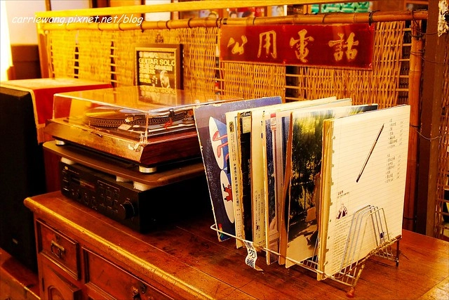 陸光七村｜隱身大坑山上的眷村美食，在廣場上吃辦桌，體驗50年代的懷舊風華，還可以欣賞夜景 @飛天璇的口袋